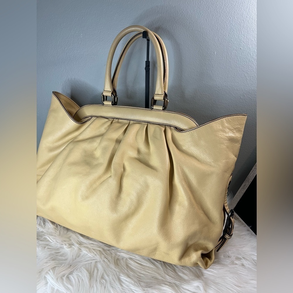 Fendi Yellow Leather Borsa Doctor Bag - Picture 15 of 17